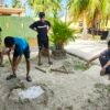 komunitas konservasi laut wakatobi fandensangia melakukan kegiatan kemanusiaan.